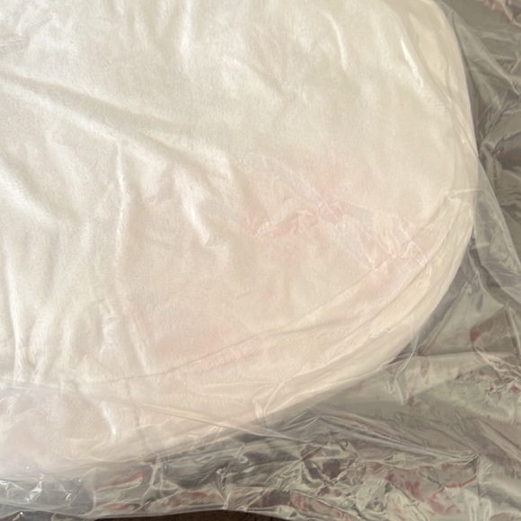 💕Hello Kitty Duffle Bag FREE pillow💕 - Picture 8 of 8